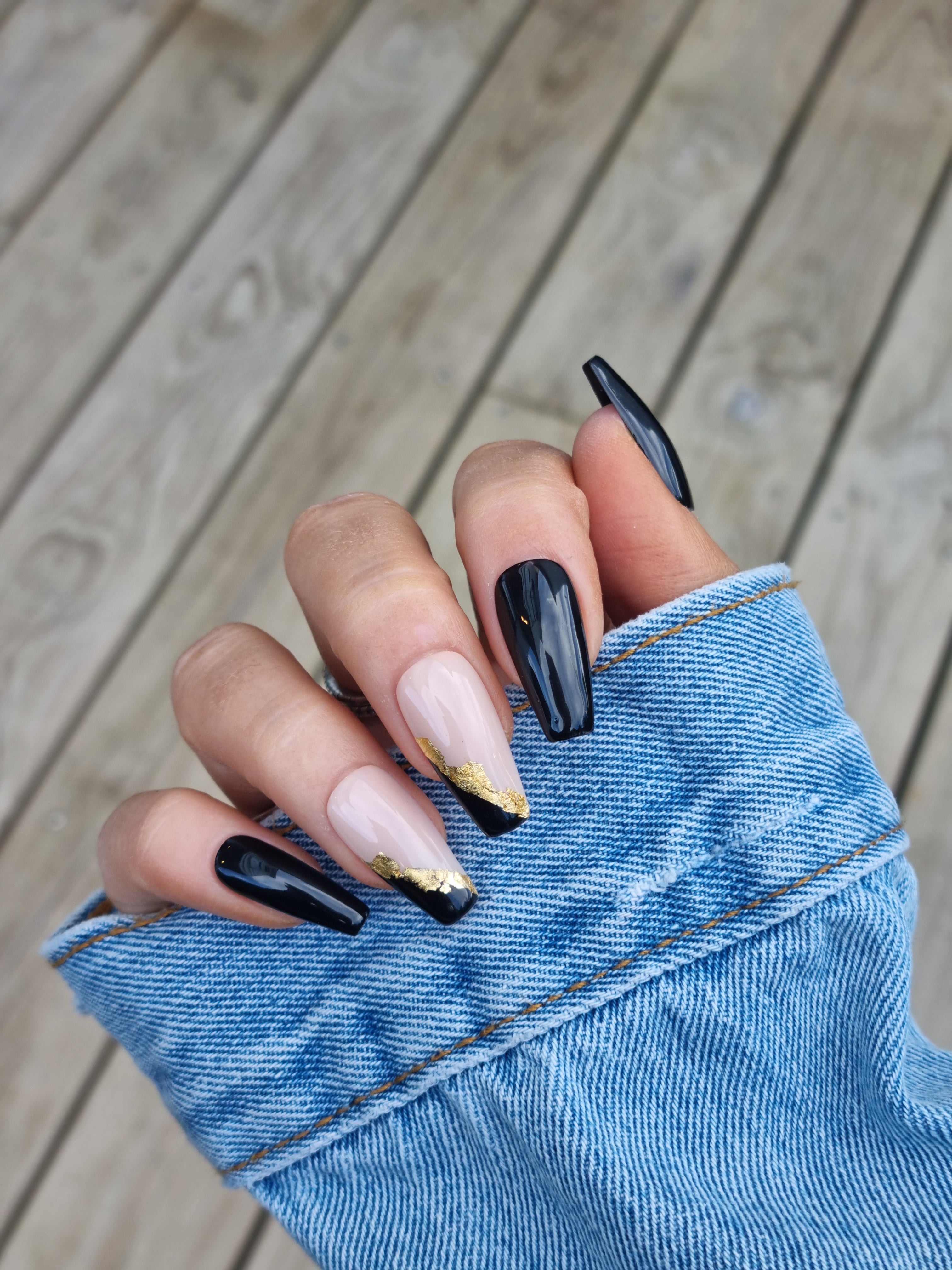 Gold Digger - Black